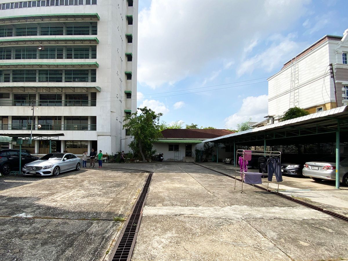 ขายที่ดินอ่อนนุช อุดมสุข : สุขุมวิท 101/1  ที่ดินพร้อมอาคาร 9 ชั้น  [Boon Estate]