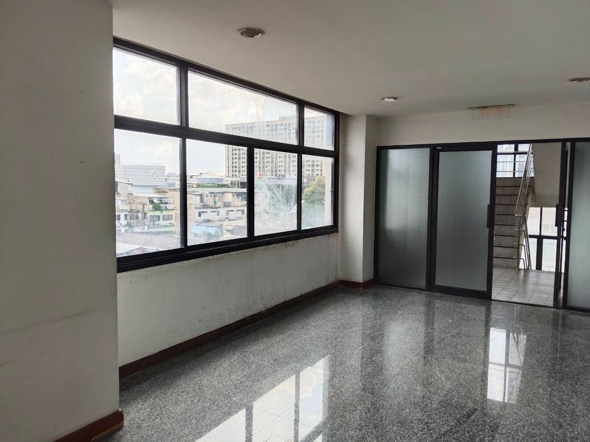 For RentOfficeRama3 (Riverside),Satupadit : Office for rent as a company