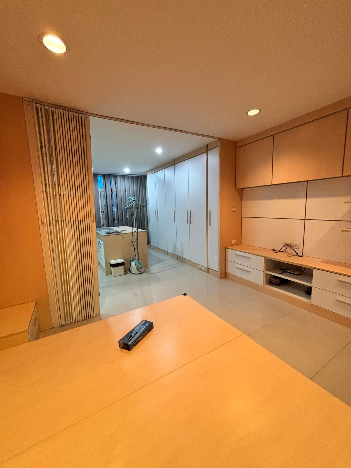 For RentShop HouseThaphra, Talat Phlu, Wutthakat : Rent- 4-story commercial Building, The British Kalapapruek