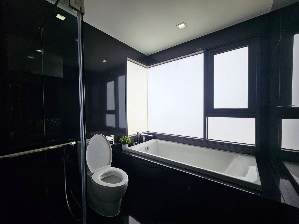 For SaleCondoSukhumvit, Asoke, Thonglor : For sale, beautiful room !!!! Rhythm Sukhumvit 36-38 2 bedrooms near BTS Thonglor, contact 065-6641496 (Emmy)