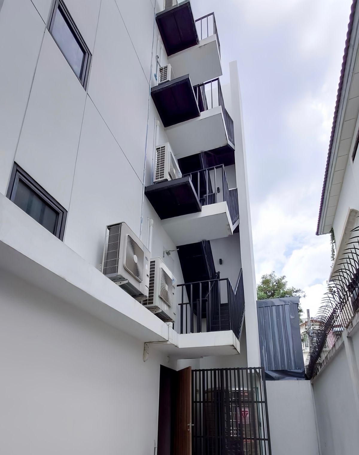 ให้เช่าโฮมออฟฟิศพระราม 9 เพชรบุรีตัดใหม่ RCA : 🔥ให้เช่า The Element Rama9 Home Office (拉玛九商住两用房)  สุดหรู ทำเลดี ใกล้ห้างThenine เพียง1นาที