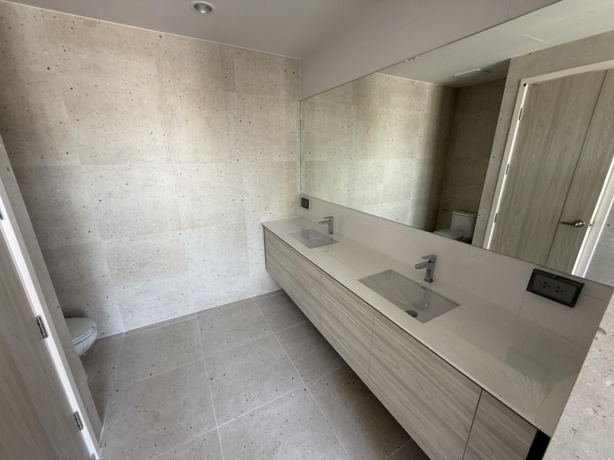 ขายอาคารพาณิชย์สุขุมวิท อโศก ทองหล่อ : 🏠อาคารแฝดสองหลังติดกัน 4 ชั้น ทำเลดี ใจกลางเมือง พร้อมที่จอดรถมากกว่า 10 คัน ทำเลดี  เดินเพียงไม่ไกลถึง BTS ช่องนนทรี และ MRT ลุมพินี