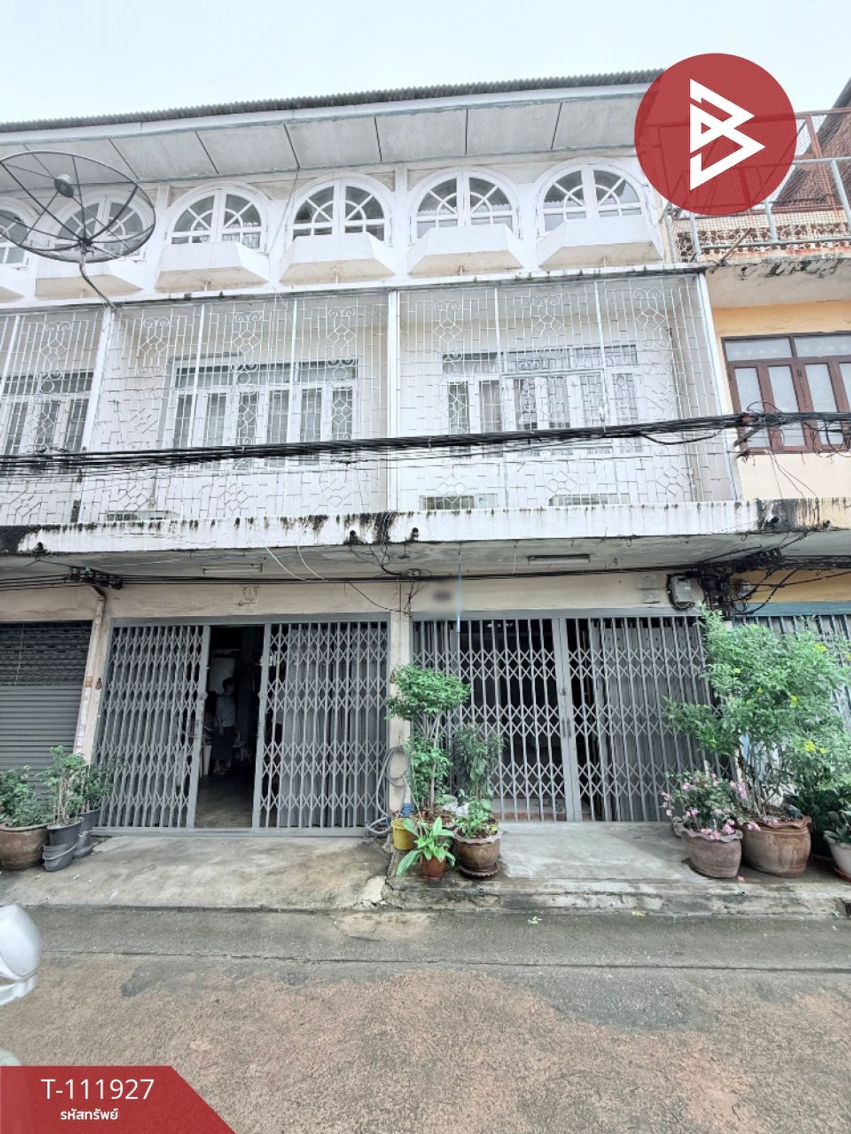 For SaleShop HouseBang kae, Phetkasem : Sell ​​2 booths of commercial buildings, 32 square meters, Phasi Charoen, Bangkok, ready to move in.