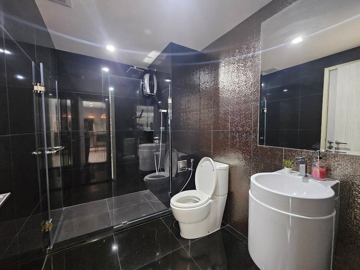 For SaleCondoSukhumvit, Asoke, Thonglor : For sale, beautiful room !!!! Rhythm Sukhumvit 36-38 2 bedrooms near BTS Thonglor, contact 065-6641496 (Emmy)