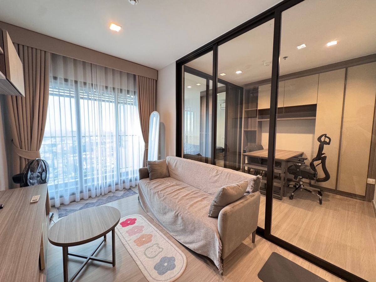 ให้เช่าคอนโดท่าพระ ตลาดพลู วุฒากาศ : Life Sathorn Sierra 1 ห้องนอน 1 ห้องทำงาน ว่างพร้อมให้เช่า ชั้นสูง วิวโล่ง สอบถามได้ครับ