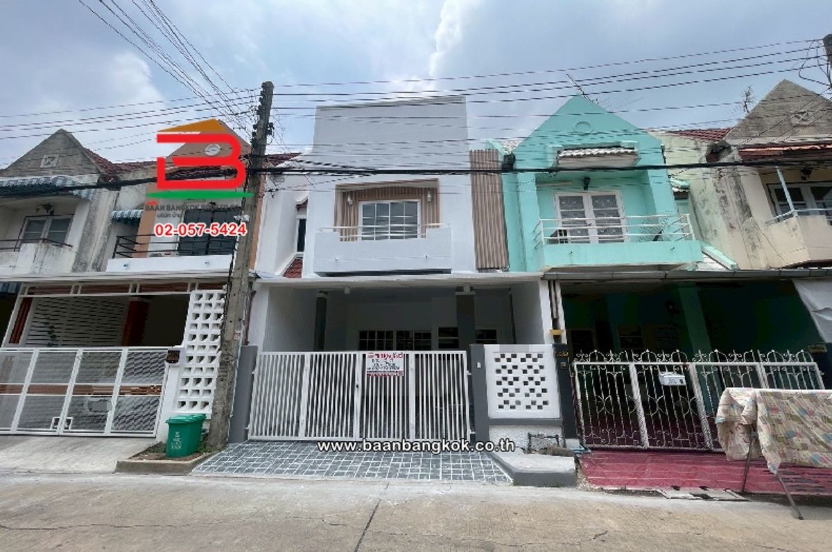 ขายทาวน์โฮมปทุมธานี รังสิต ธรรมศาสตร์ : ทาวน์เฮาส์ หมู่บ้าน สราญธร คลอง 4 เนื้อที่ 19 ตารางวา ตำบลบึงยี่โถ อำเภอธัญบุรี จังหวัดปทุมธานี