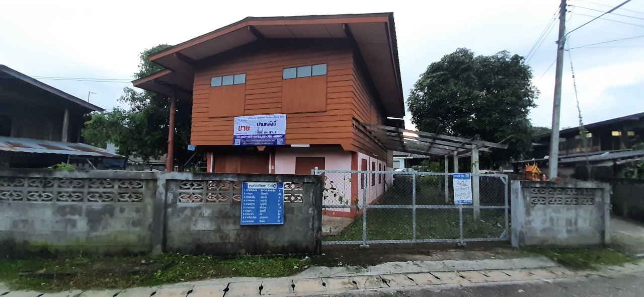 ขายบ้านลำปาง : 5 หมู่ 9 , ซอยบ้านทุ่งเจริญ ถนนบ้านแม่ถอด-บ้านแม่เติน ยากจากพหลโยธิน (ทล.1) แม่ถอด เถิน ลำปาง