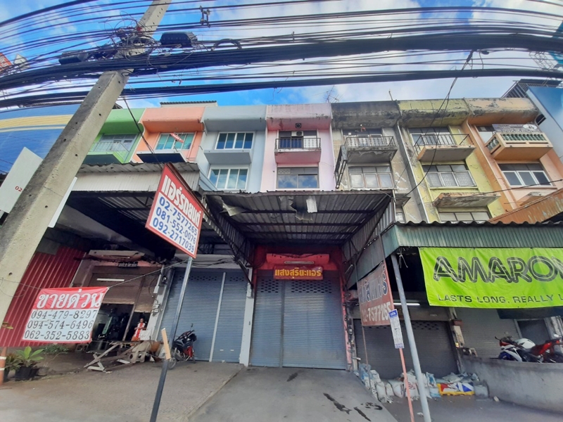 ขายอาคารพาณิชย์สมุทรปราการ สำโรง : 50/86 , ตั้งอยู่บนถนนสุขุมวิท(ทล.3) ถนนสุขุมวิท(ทล.3) บางเมือง เมืองสมุทรปราการ สมุทรปราการ