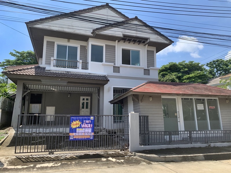 ขายบ้านสมุทรปราการ สำโรง : หมู่บ้านชลลดา-สุวรรณภูมิ 99/75  ถนนวัดศรีวารีน้อย ศีรษะจรเข้น้อย บางเสาธง สมุทรปราการ