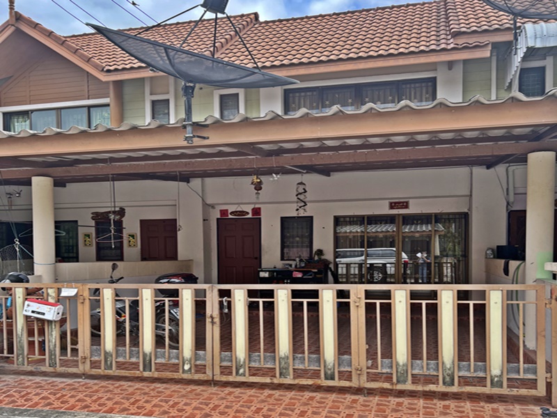 For SaleTownhomePattaya, Bangsaen, Chonburi : Linda Park 1/105 Sukprayoon Nongkaka Phan Thong, Chonburi