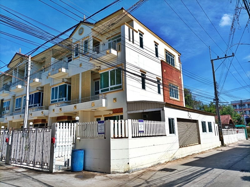 For SaleTownhomePak Chong KhaoYai : Narai Tao House 899/16 Soi Chang Phueak 3, Chang Phueak in the city of Nakhon Ratchasima, Nakhon Ratchasima