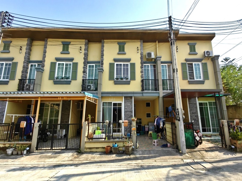 For SaleTownhomePattaya, Bangsaen, Chonburi : Golden Town, Sriracha-Assumption 198/111 Kao Kao Surasak Sriracha, Chon Buri
