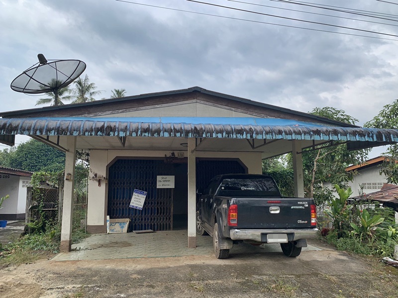 ขายบ้านตรัง : บ้านพักอาศัยชั้นเดียว  ห่างจากถนนสายตรัง-หยงสตาร์ (ทล.404) ประมาณ 3,090 เมตร