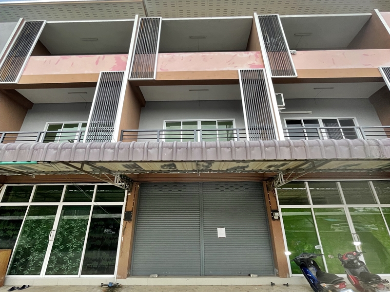 ขายอาคารพาณิชย์เชียงใหม่ : อาคารพาณิชย์ 3 ชั้น  โครงการเปี่ยมสุข พลาซ่า
