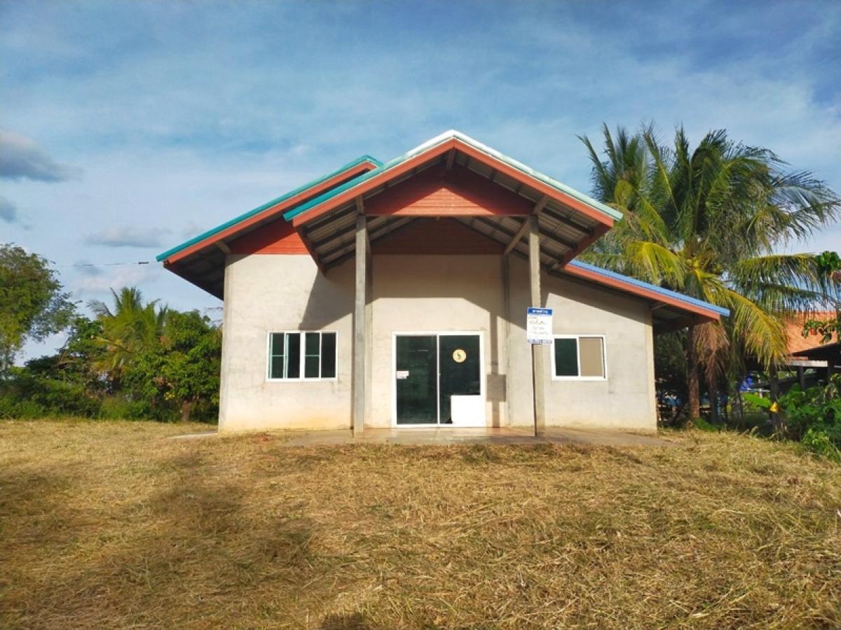 ขายบ้านกาฬสินธุ์ : บ้านพักอาศัยชั้นเดียว  ห่างจากถนนสายบ้านนาดี-บ้านคำม่วง ประมาณ 108 เมตร