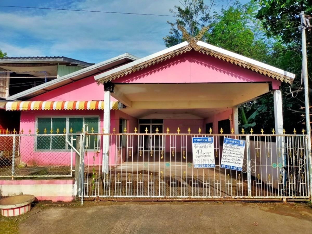 ขายบ้านปราจีนบุรี : บ้านพักอาศัยตึกชั้นเดียว ห่างจากถนนฉะเชิงเทรา-กบินทร์บุรี (ทล.304) ประมาณ 770 เมตร