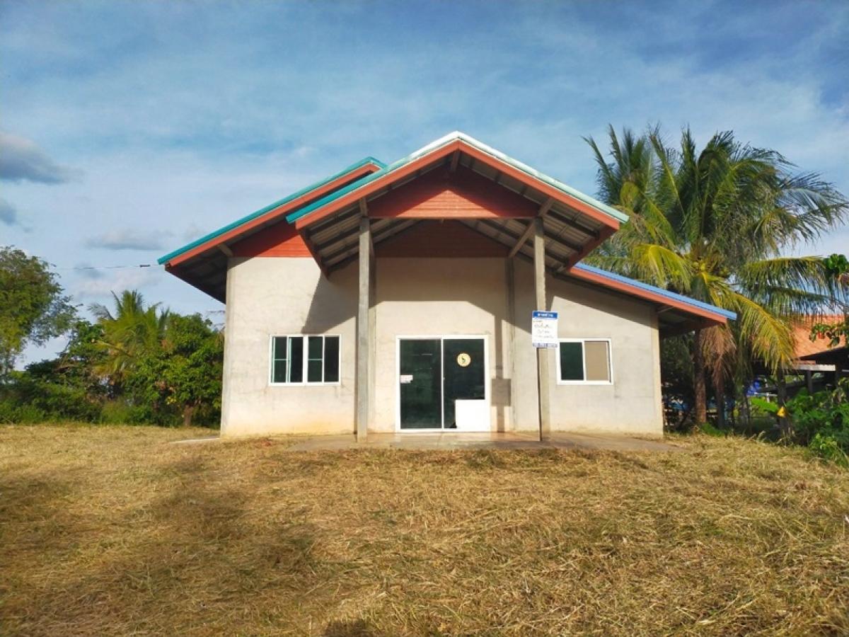 ขายบ้านกาฬสินธุ์ : บ้านพักอาศัยชั้นเดียว  ห่างจากถนนสายบ้านนาดี-บ้านคำม่วง ประมาณ 108 เมตร