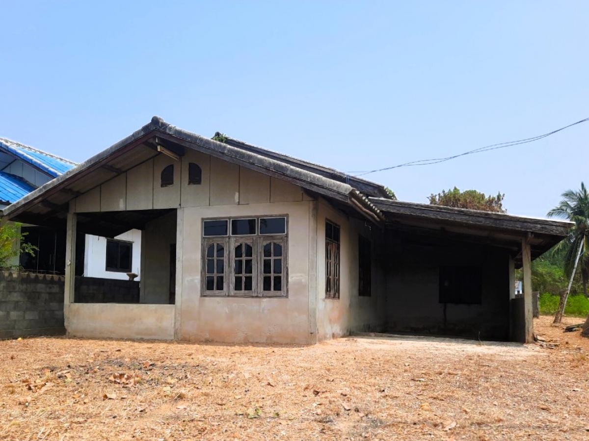 ขายบ้านมหาสารคาม : บ้านชั้นเดียว ห่างจากทางหลวงเเผ่นดินสายบ้านกู่ทอง-บ้านเขื่อน (ทล.2391) ระยะประมาณ 58 เมตร