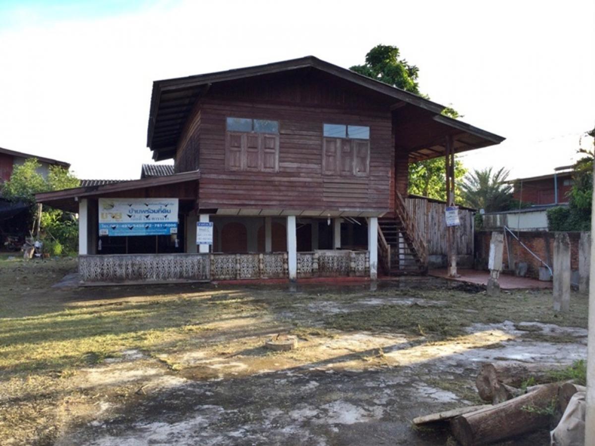 ขายบ้านลำปาง : บ้านพักอาศัยครึ่งตึกครึ่งไม้ 2 ชั้น