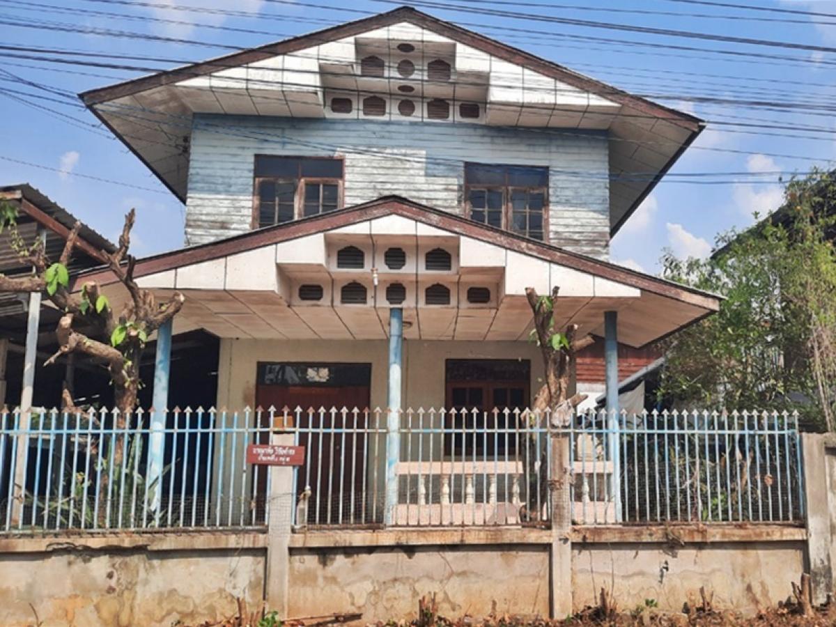 ขายบ้านร้อยเอ็ด : บ้านพักอาศัยครึ่งตึกครึ่งไม้ 2 ชั้น