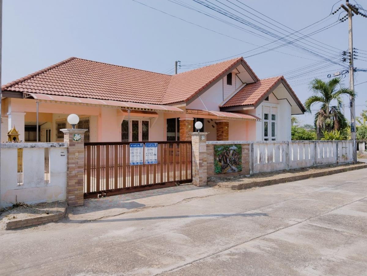 ขายบ้านกำแพงเพชร : บ้านพักอาศัยตึกชั้นเดียว ห่างจากถนนสายเลี่ยงเมืองกำแพงเพชร-สุโขทัย (ทล.115) ประมาณ 120 เมตร ราชพฤกษ์