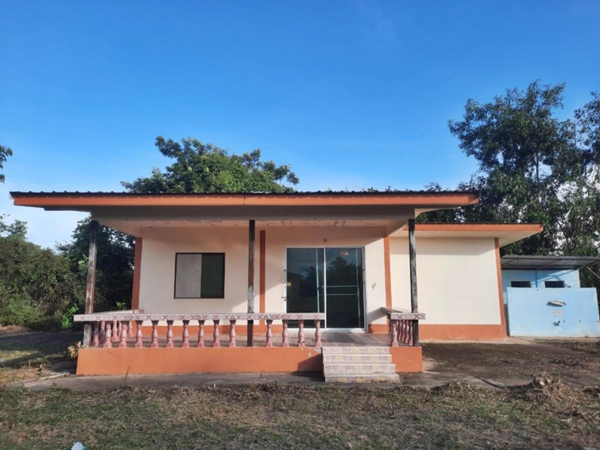 ขายบ้านหนองคาย : ที่ดินพร้อมสิ่งปลูกสร้าง ห่างจากถนนสายน้ำสวย-หนองบัว (นค.1025) ประมาณ 500 เมตร บ้านฝาง