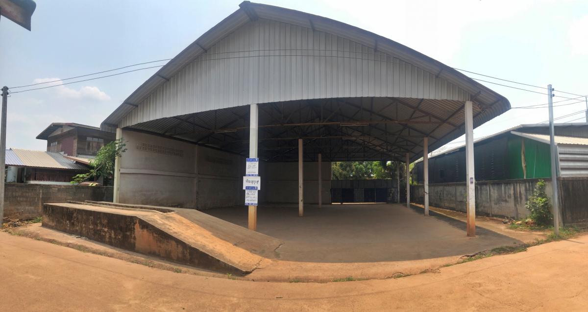 ขายโกดังนครพนม : อู่ซ่อมรถ ห่างจากถนนสายดอนเชียงบาน-นาหว้า (ทล.2346) ประมาณ 20 เมตร