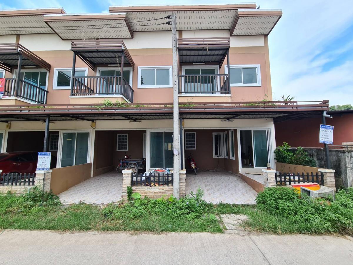 For SaleTownhomeNakhon Si Thammarat : 252, 252/1 Soi Khok Wua, separated from Thung Song Road-Nabon (2001)