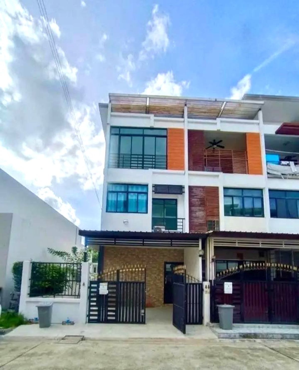 TownhomeThaphra, Talat Phlu, Wutthakat : Six Nature Kallapaphruek