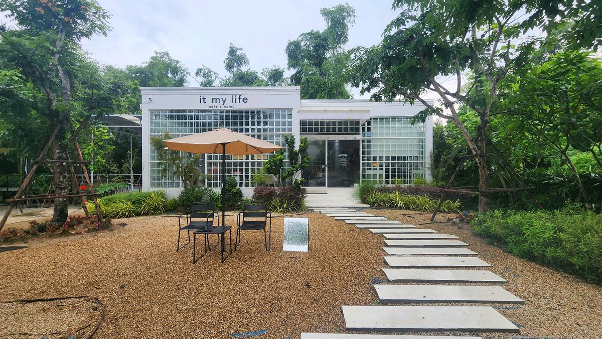 For SaleHotel&Apartment BusinessSriracha Laem Chabang Ban Bueng : Cafe business, restaurant, hotel, Bang Phra Sriracha Camp, next to Huai Tha Sai, 1-3-79 rai near Khao Khiao Open Zoo