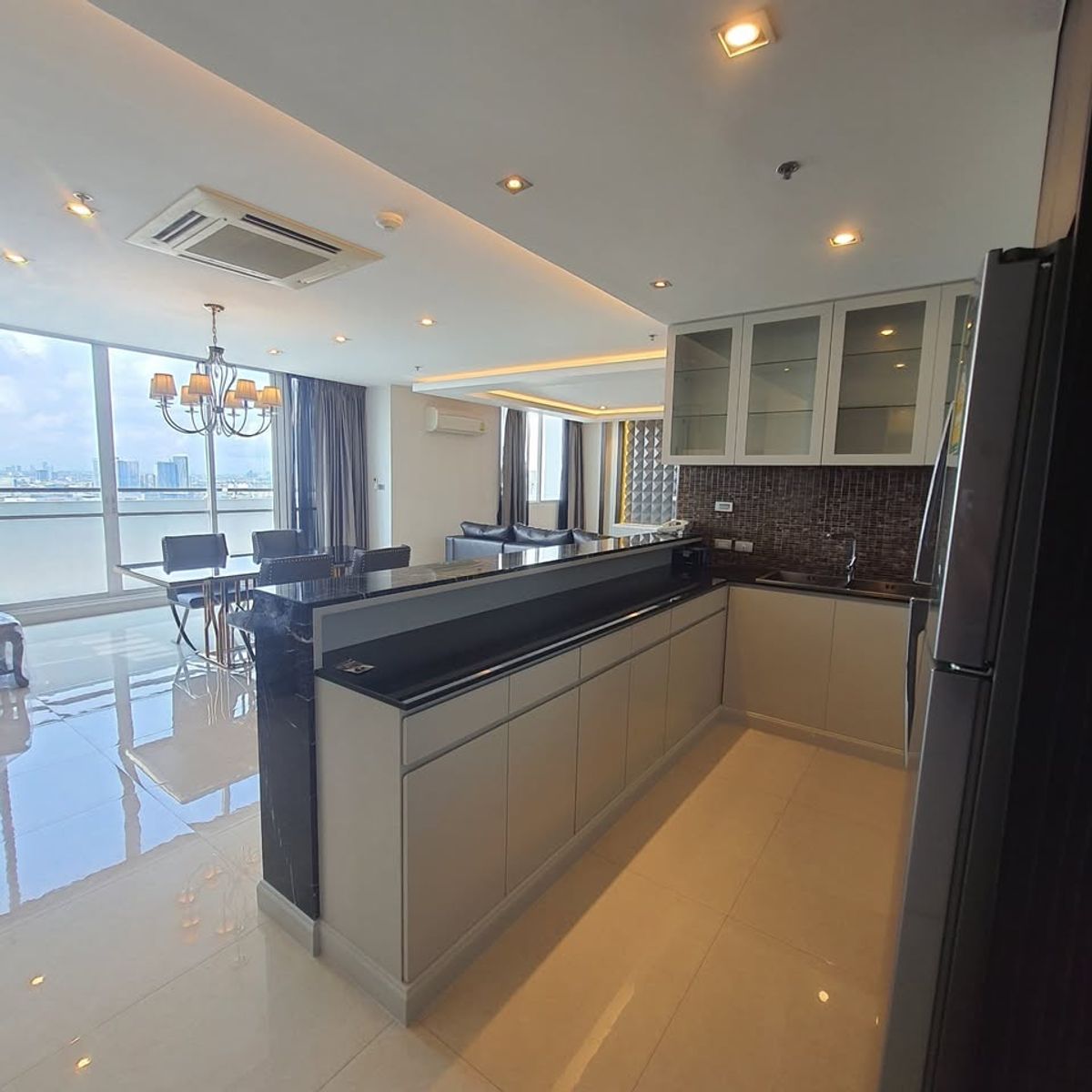 ให้เช่าคอนโดพัฒนาการ ศรีนครินทร์ : ห้องพักสุดหรู Penthouse Duplex 2 ชั้น ที่ The Four Wings Residence Srinakarin