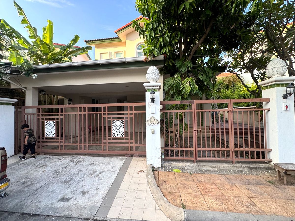 บ้านเกษตร นวมินทร์ ลาดปลาเค้า : ขาย/เช่า บ้านเดี่ยว 2 ชั้น โครงการ รสา สแปนิช คอร์ทยาร์ด (เกษตร-นวมินทร์)