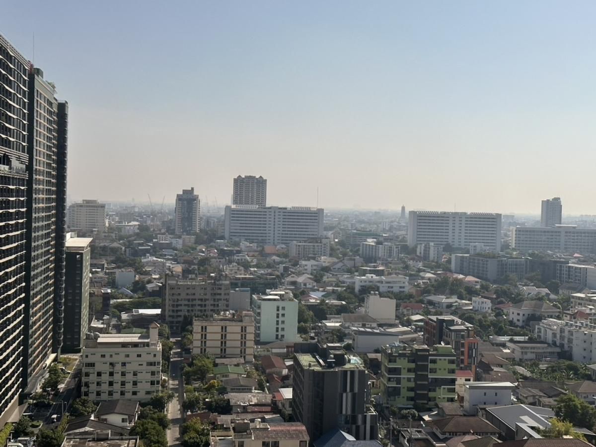 For SaleCondoLadprao, Central Ladprao : 🏙️ Fully-Furnished Corner Unit at Life Ladprao – Smart Layout with Built-In Furniture, Prime Location Next to BTS Ha Yaek Lat Phrao & MRT Phahon Yothin