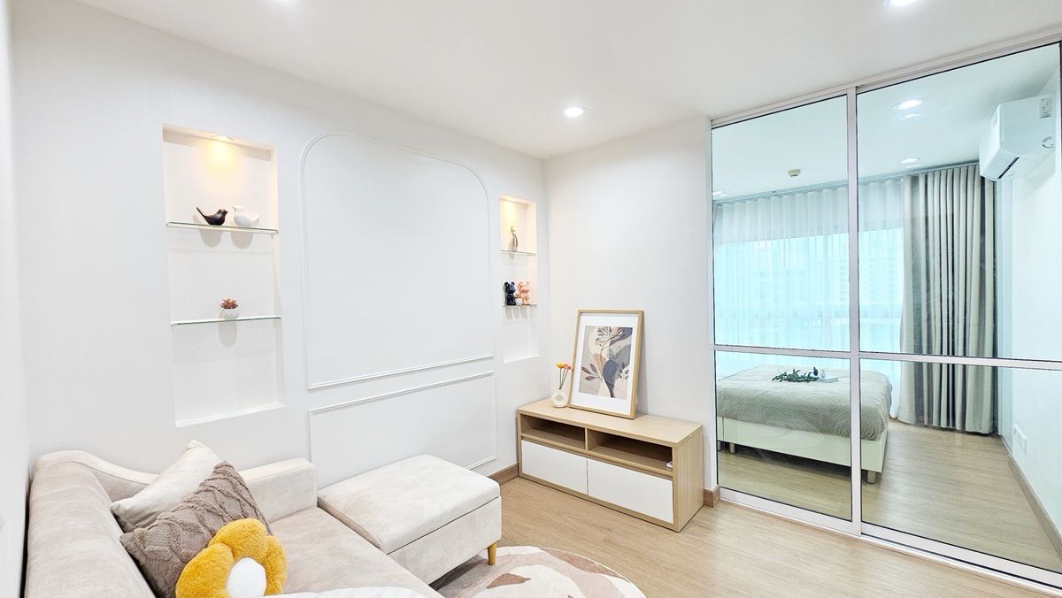 For SaleCondoRamkhamhaeng, Hua Mak : Come on !!! The room is complete, ready to stay, the view is very airy, very comfortable with the D -Condo Project.