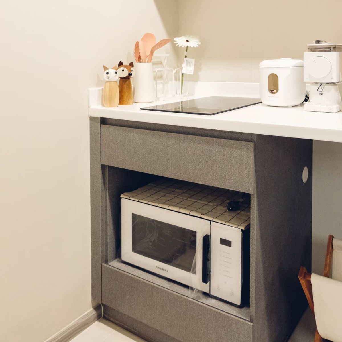 ขายคอนโดพระราม 9 เพชรบุรีตัดใหม่ RCA : 🏙️ ชีวิตเหนือระดับ คอนโด Life Asoke Hype 1 ห้องนอน  พร้อมสิ่งอำนวยความสะดวกครบครัน ใกล้ MRT และเซ็นทรัลพระราม 9