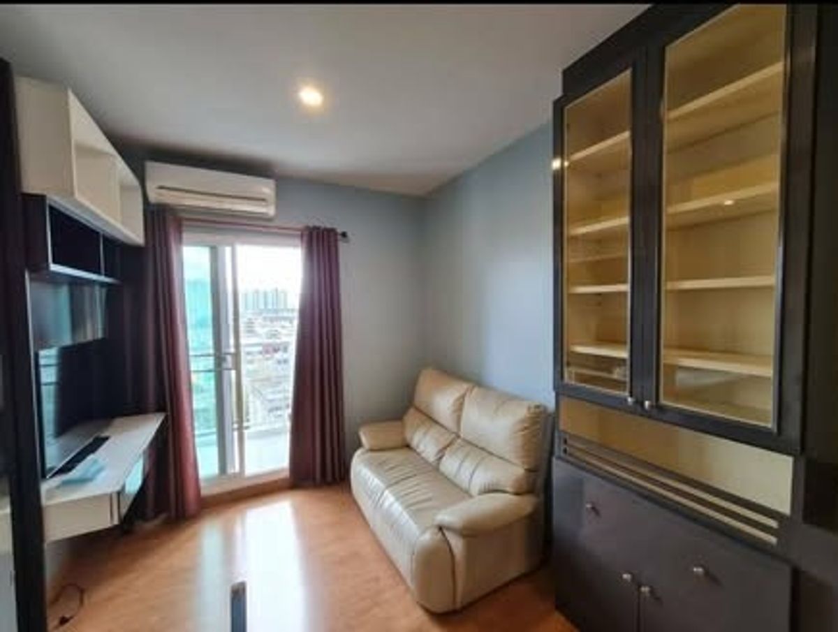 For RentCondoBang Sue, Wong Sawang, Tao Pun : Condo for rent: The Parkland Ratchada - Wong Sawang (2 bedrooms), 10th floor, next to the MRT Purple Line, Wong Sawang Station, 0 meters.