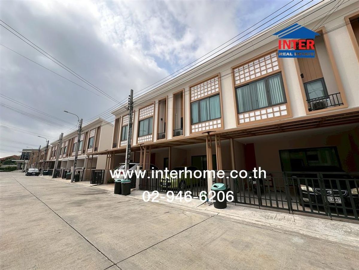 ขายทาวน์โฮมนนทบุรี บางใหญ่ บางบัวทอง : ทาวน์โฮม 2 ชั้น 18.3 ตร.ว. หมู่บ้านเรซิโอโฮม เวสต์เกต ซอยวัดคงคา ถนนกาญจนาภิเษก บางใหญ่ นนทบุรี