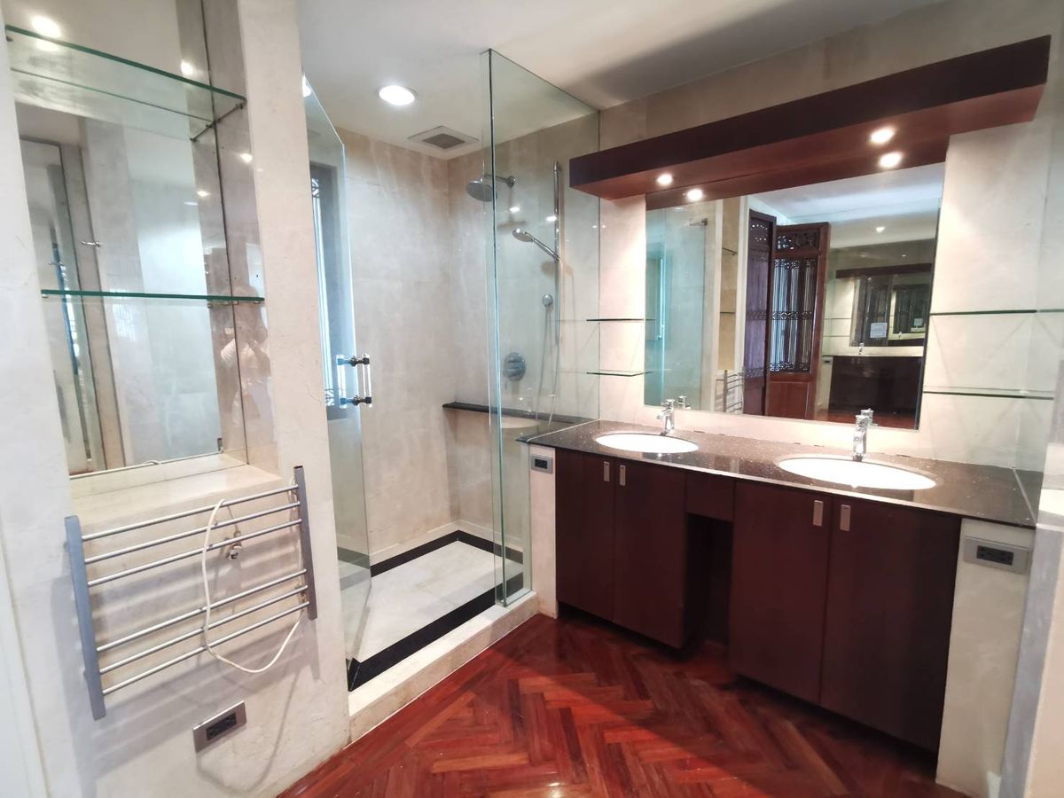 For SaleCondoSathorn, Narathiwat : For Sale with tenant: DUPLEX condo at Supreme Elegance, 2 BR/3 B, 220 sqm., classic and unique interior, Sathorn area