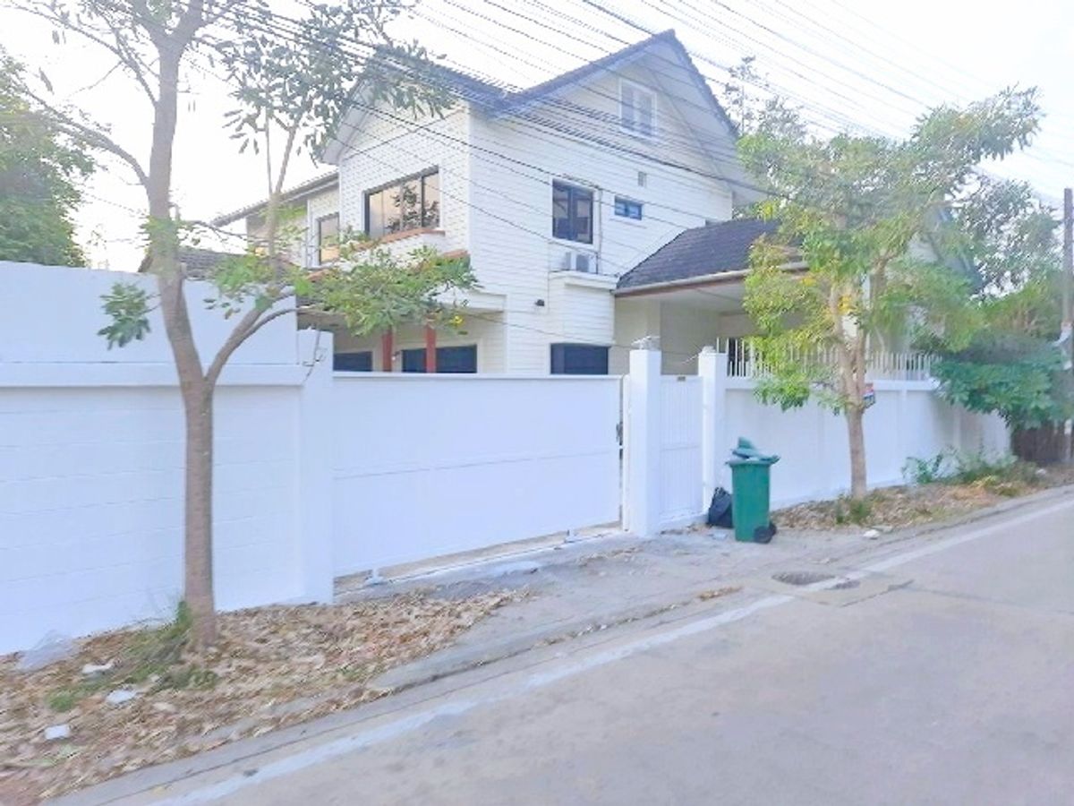 ให้เช่าบ้านบางนา แบริ่ง ลาซาล : เมกะ บางนา 2.6 กม. ตลาดกิ่งแก้ว 1.2กม. ให้เช่า-ขาย คฤหาสน์ 2 ชั้น 150 ตร.วา. 350ตร.ม. 3-5นอน พร้อมเฟอร์ บางนา-ตราด กิ่งแก้ว