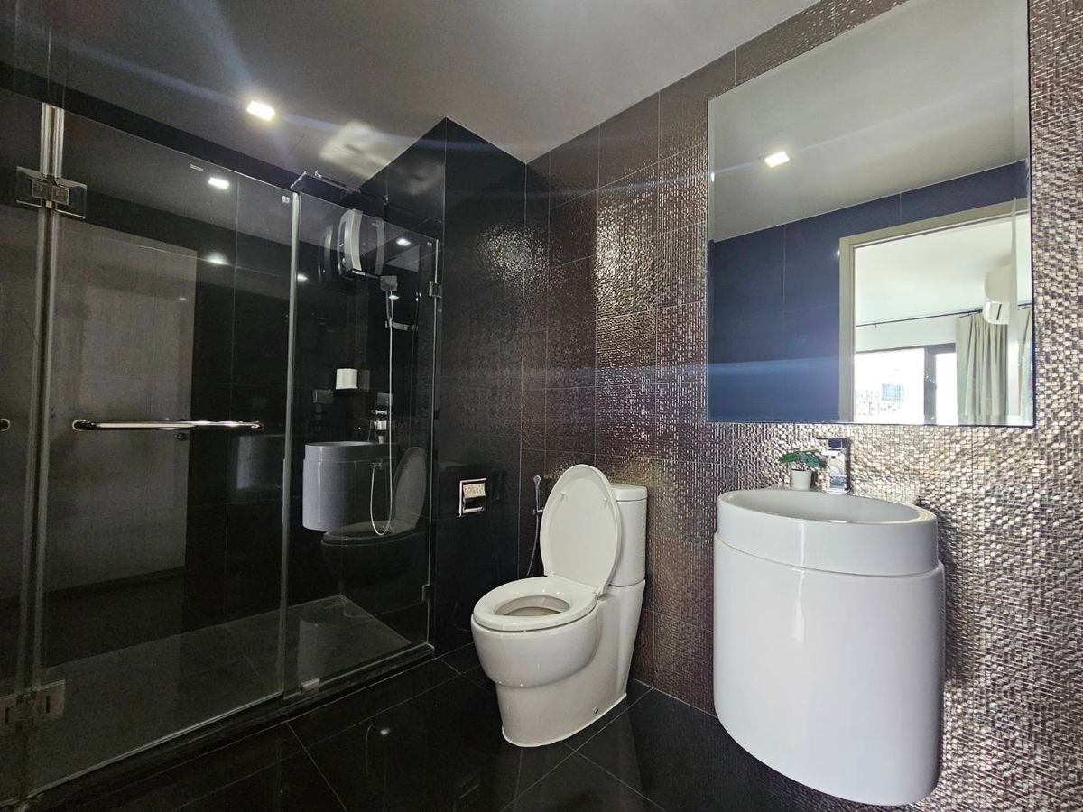 For SaleCondoSukhumvit, Asoke, Thonglor : Hot Deal !!!!! Rhythm Sukhumvit 36-38 2 bedrooms near BTS Thonglor only 7.9m Contact 065-6641496 (Emmy)