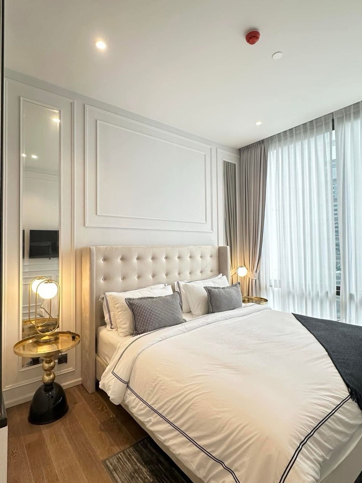 ขายคอนโดวิทยุ ชิดลม หลังสวน : Urgent For Rent Muniq Langsuan 
1 bedroom 