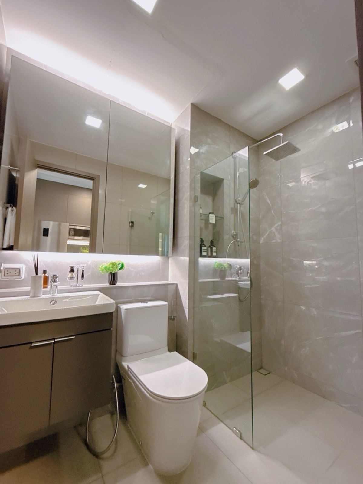 For SaleCondoSapankwai,Jatujak : 𝐓𝐡𝐞 𝐏𝐫𝐢𝐯𝐚𝐜𝐲 Chatuchak, comfortable installments 𝟗, 𝟗𝟎𝟎/month, do not have to pay down payment Ready to enter a new room, 1 hand, buy straight 𝟎𝟗𝟓-𝟒𝟖𝟗-𝟖𝟖𝟗𝟎 green