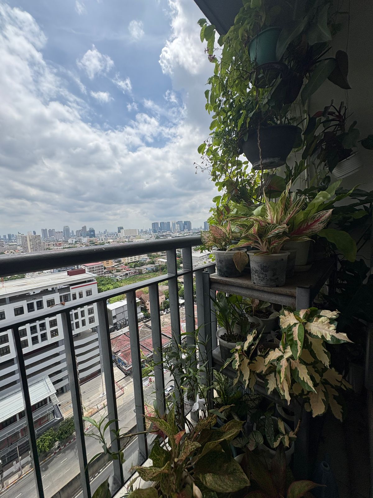 ขายคอนโดรัชดา ห้วยขวาง : ⭐️ขายถูกที่สุดในตลาด Life @ ratchada suttisarn 60 ตรม 2 ห้องนอน2 ห้องน้ำ 4,200,000 เท่านั้น