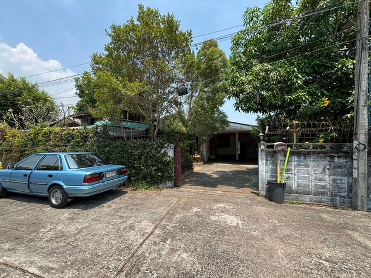 For SaleHouseChiang Mai : 1 -storey detached house, 3 bedrooms, good location near Chiang Mai - Suitable for buying renovations for sale!