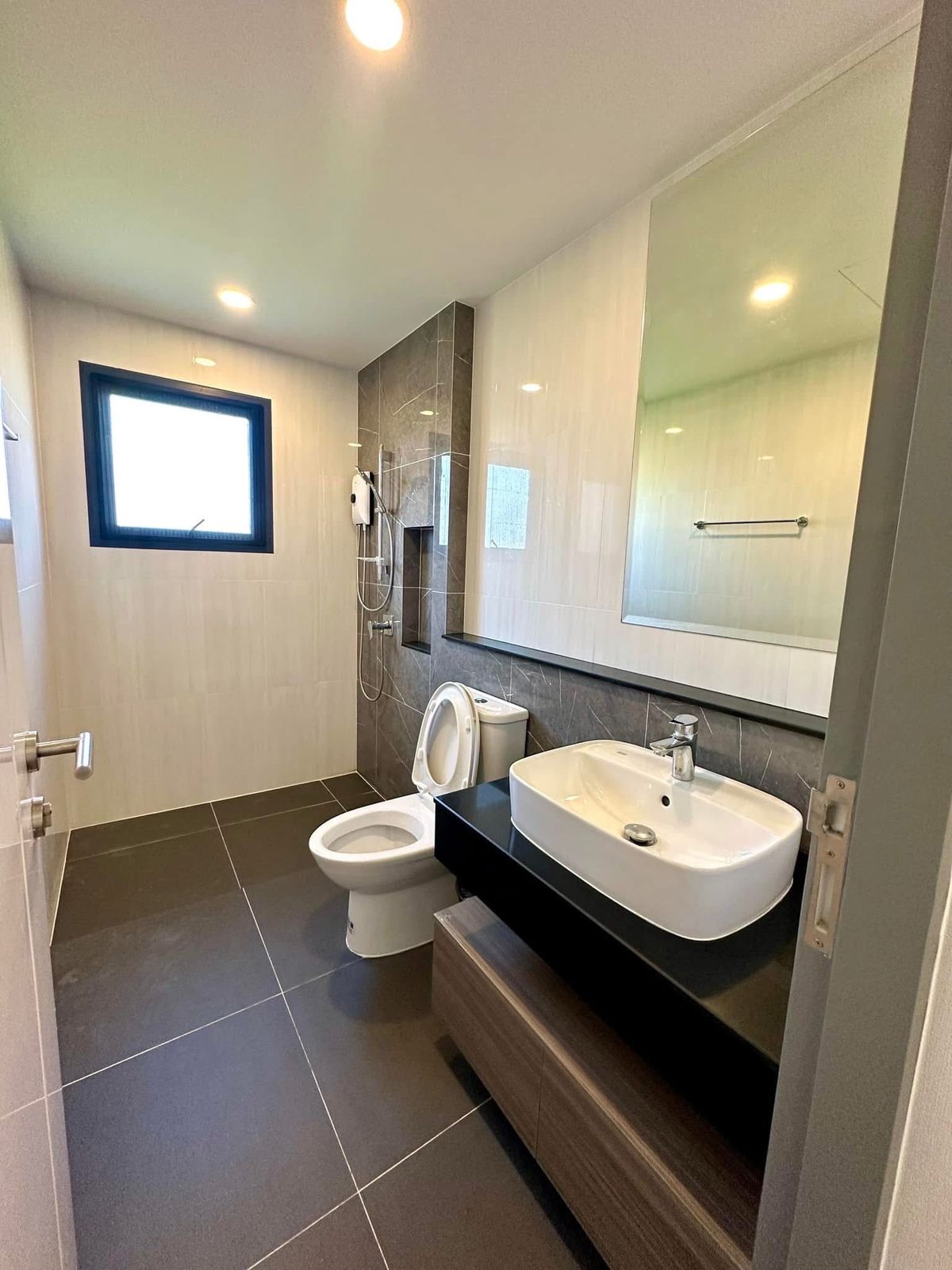 For RentHouseBangna, Bearing, Lasalle : K-6053 Urgent rent! The City Bangna is beautiful, ready to be near Bangna.