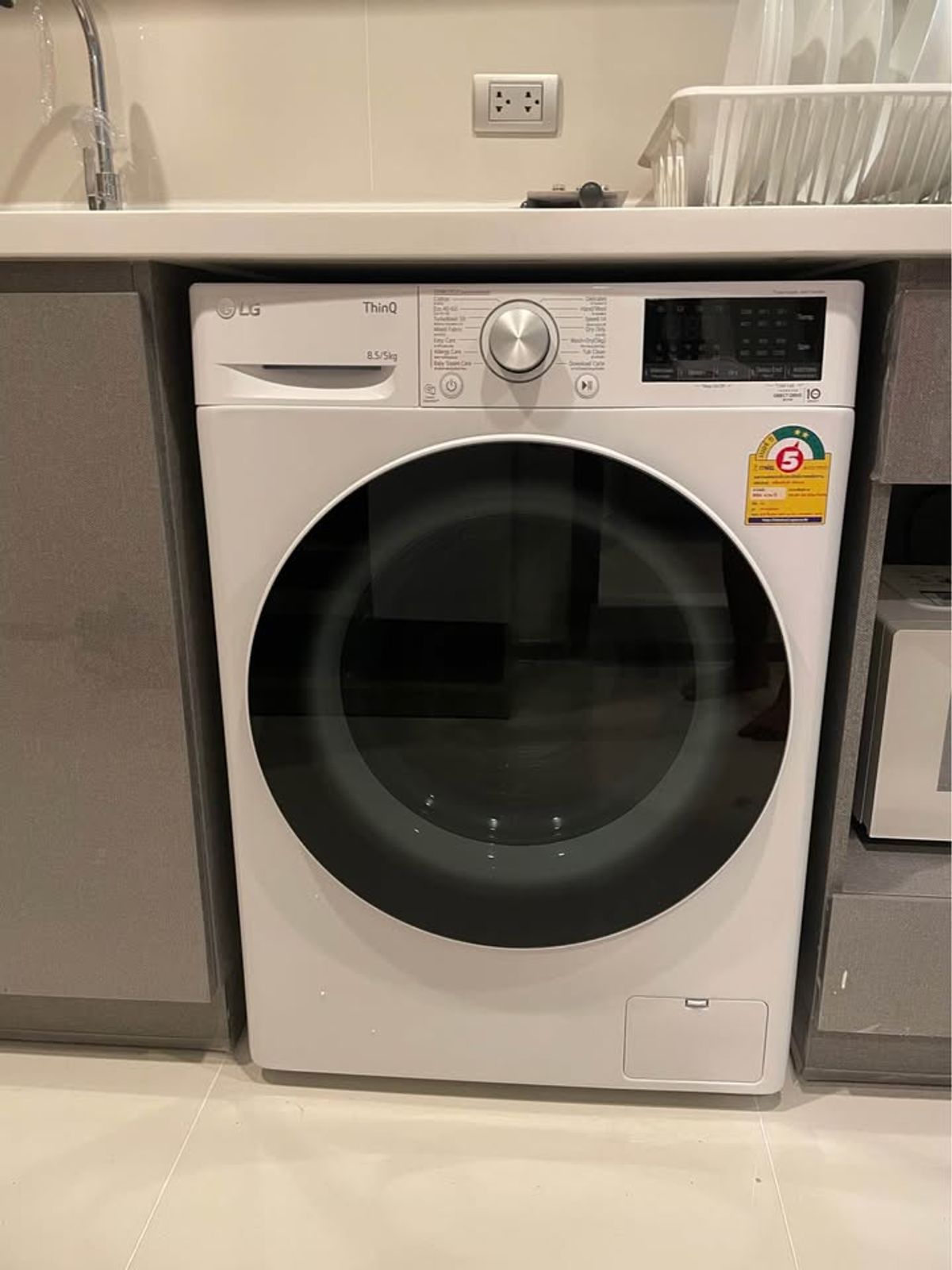 ขายคอนโดพระราม 9 เพชรบุรีตัดใหม่ RCA : 🔥 โอกาสสุดคุ้ม! Life Asoke Hype 1 ห้องนอน ตกแต่งสวย พร้อมเฟอร์ฯ ครบ อยู่เองก็ดี ปล่อยเช่าก็คุ้ม เดินทางสะดวก ใกล้  MRT พระราม 9