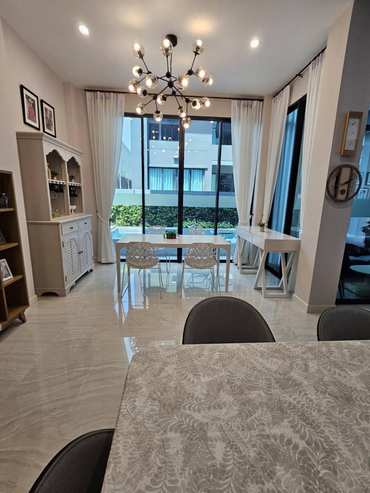 ขายบ้านเลียบทางด่วนรามอินทรา : ✨ The Honor Yothinpatthana — บ้านเดี่ยวโมเดิร์นลักซ์ชัวรี่ 5 ห้องนอน สำหรับครอบครัวที่ต้องการพื้นที่และความเป็นส่วนตัว ทำเลดี ใกล้ Central Festival EastVille