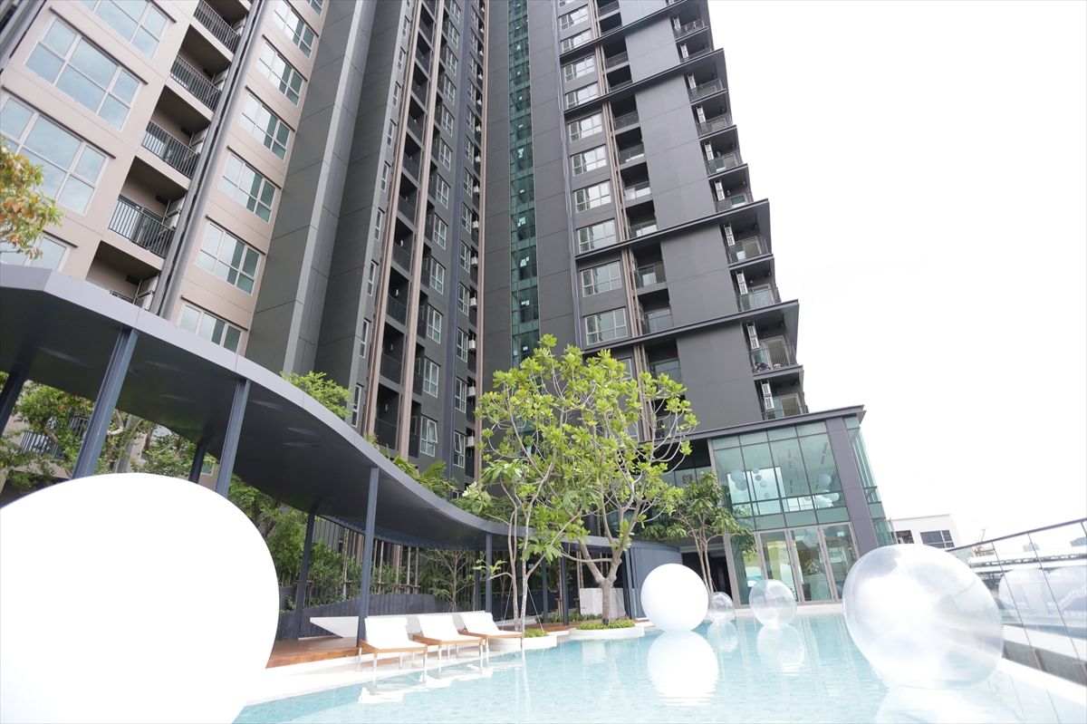 ขายคอนโดท่าพระ ตลาดพลู วุฒากาศ : For sale Whizdom Station Ratchada-Thapra ชั้นสูงมีสวนย่อม วิวฝั่งตลาดพลู 27.82 sq.m. 1 bedroom @3.58MB