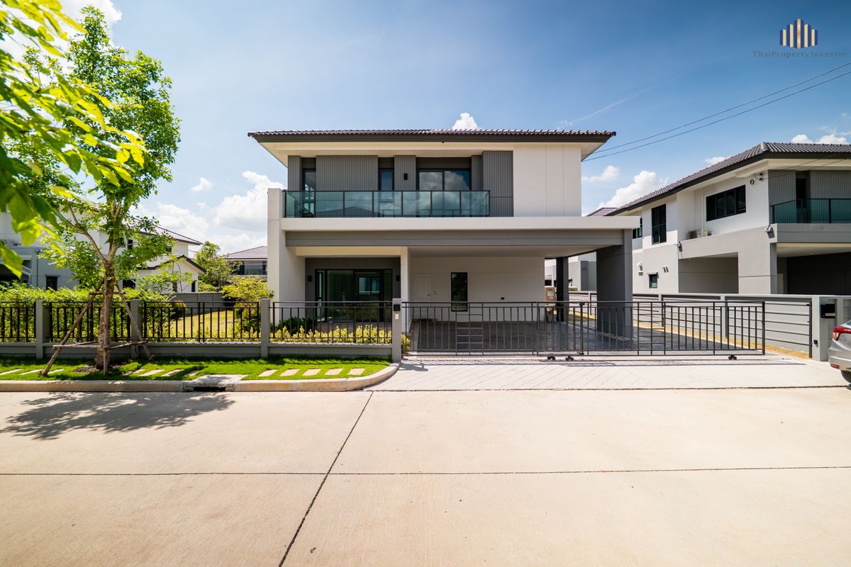 For SaleHousePhutthamonthon, Salaya : Save Half a Million! Cheaper Than Buying Direct from the Developer! Like New – Never Occupied! Single House for Sale at Centro Thawi Watthana – 102.8 Sq.wah, Includes All Air Conditioners and Curtains