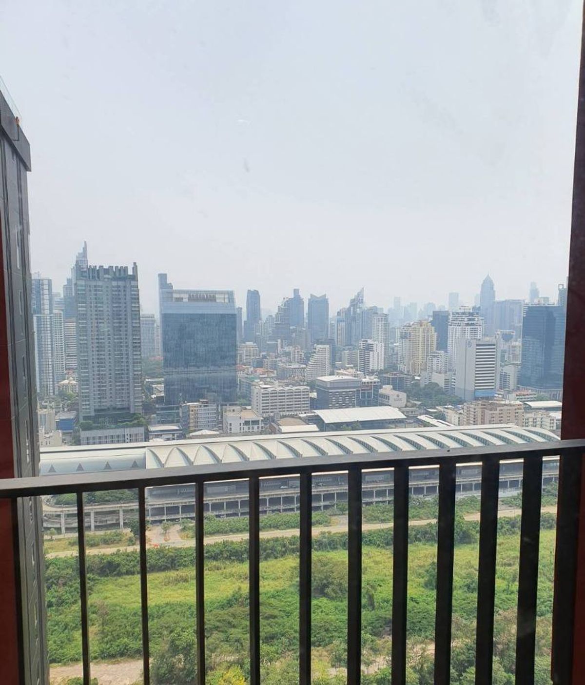 ขายคอนโดพระราม 9 เพชรบุรีตัดใหม่ RCA : ✨ คอนโด 1 ห้องนอน พร้อมอยู่ ที่ Life Asoke Hype คอนโดตกแต่งครบสไตล์โมเดิร์น โทนอุ่นสบาย พร้อมเฟอร์นิเจอร์และเครื่องใช้ไฟฟ้าครบครัน เดินทางง่าย ใกล้ห้างเซ็นทรัล พระราม 9